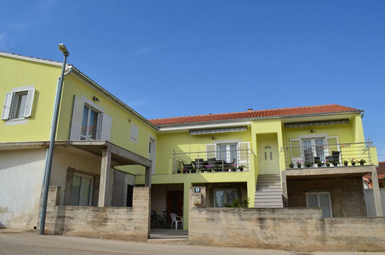 Apartman Rosa Pirovac Exterior foto