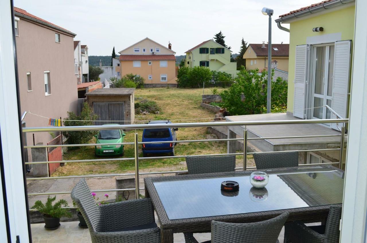 Apartman Rosa Pirovac Exterior foto