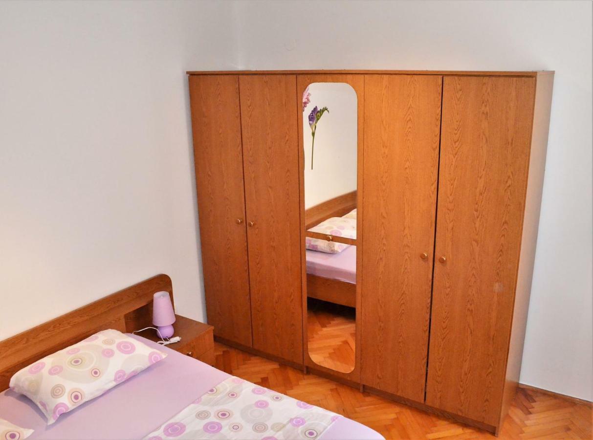 Apartman Rosa Pirovac Exterior foto